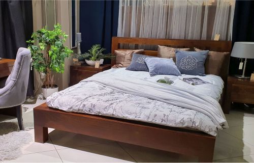 Drewniane proste łóżko ze stelażem 180x200 mango brąz